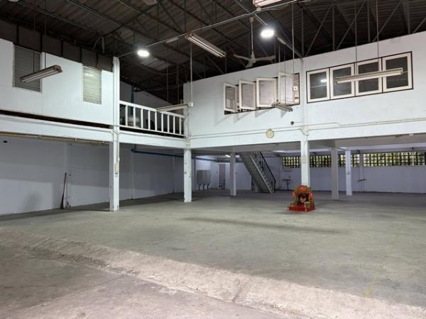ให้เช่าโกดัง คลังสินค้า 120 ตรว. 580 ตรม. มีชั้นลอย  วิภาวดีรังสิต 6 ใกล้ทางด่วนดินแดง และทางขึ้นโทลล์เวย์ เหมาะทำโกดัง คลังสินค้า อู่รถยนต์