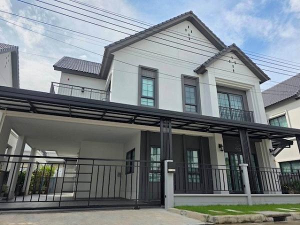 BH4425 ขายและเช่าบ้านหรู Centro บางนา บ้านเดี่ยว 2 ชั้น สไตล์ Modern Luxury ตกแต่งบิ้วอินครบ พร้อมเฟอร์นิเจอร์และเครื่องใช้ไฟฟ้า