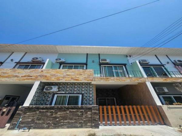 ขายทาวน์เฮ้าส์ 2 ชั้นรีโนเวทใหม่ ซอยวังหิน ศรีราชา ใกล้เซ็นทรัล TP-H2554