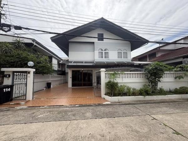 HR 10528 ให้เช่าบ้านเดี่ยว 2 ชั้น 6 ห้องนอน ประชาราษฎร์บำเพ็ญ ห้วยขวาง รัชดา รับต่างชาติและสัตว์เลี้ยง