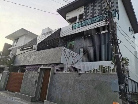 ขาย บ้านเดี่ยว ซอยรัชดานิเวศน์ 16 ใกล้mrtห้วยขวาง ย่านห้วยขวาง 095-164-2956  BE