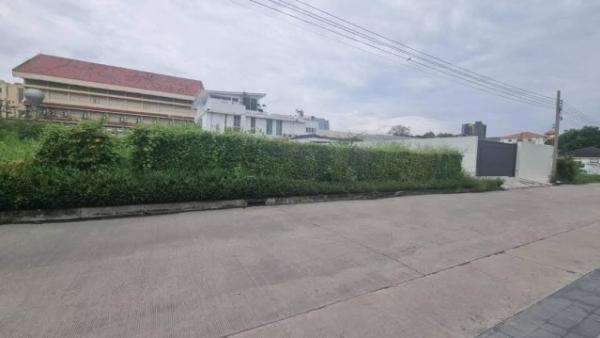 ให้เช่า #ที่ดินเปล่า ซอยราชวินิตบางแก้ว หลังเมกาบางนา #ใกล้โรงเรียนราชวินิตบางแก้ว  #ย่านบางนา095-1642956  XXX