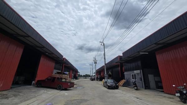 โกดัง ถนนนิมิตใหม่  ย่านมีนบุรี  360 ตารางเมตร รองรับธุรกิจที่ใช้เสียงดังได้ ทำสี พ่นสีได้