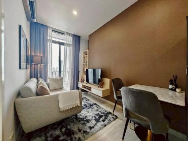 Up Ekkamai 25th Floor Fully Furnished City View Near BTS Ekkamai
